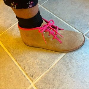 Land’s End Chukka Style Boots with Pink Accents Size 8.5 W